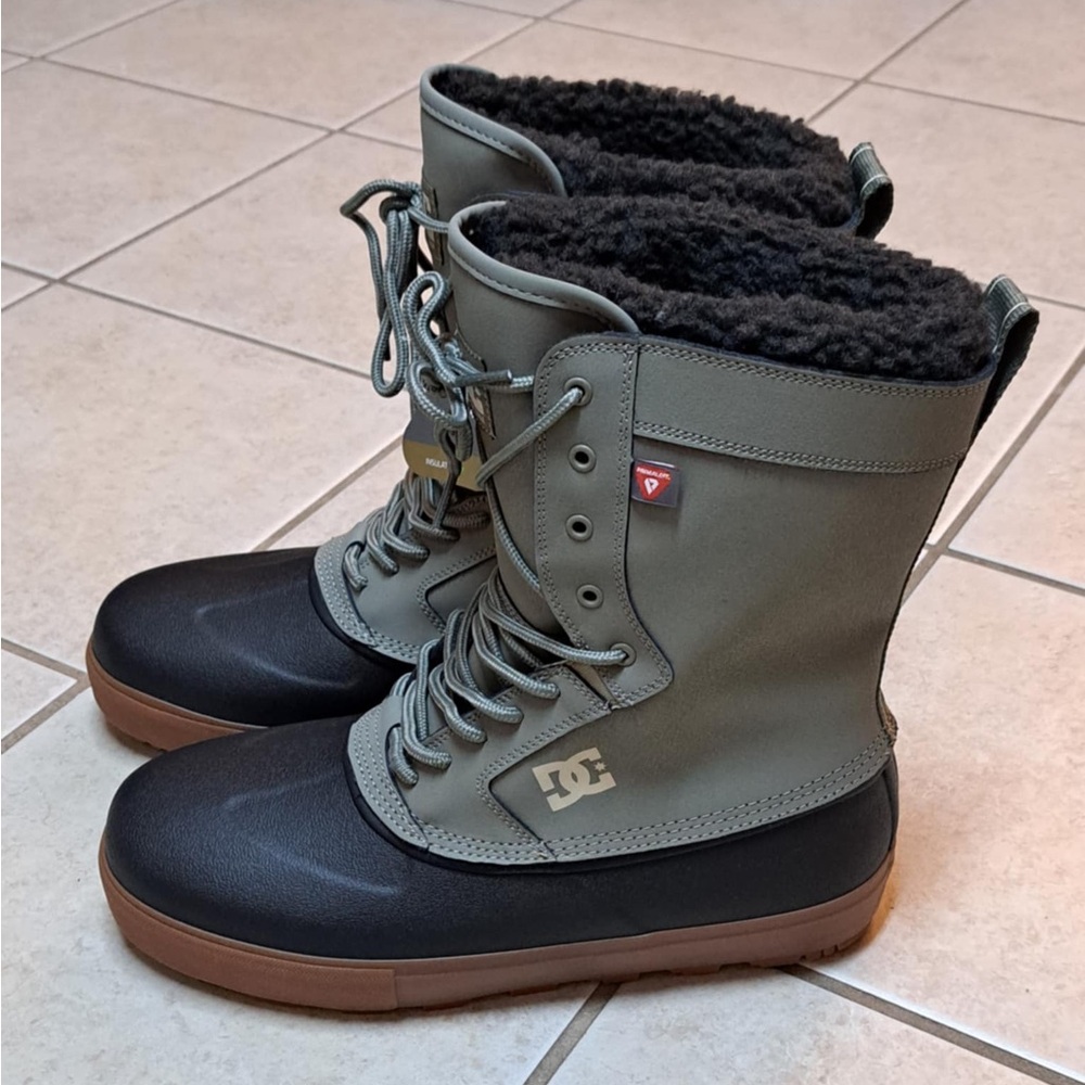 DC Shoes Men's DC Reach Water - Resistant Lace-up Boots - Men's size 11.5